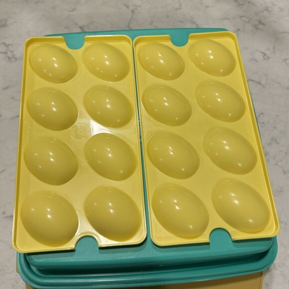1980’s Tupperware Deviled Egg Tray Keeper Carrier Teal & Yello USA Vintage 4 Pc. - Picture 9 of 10